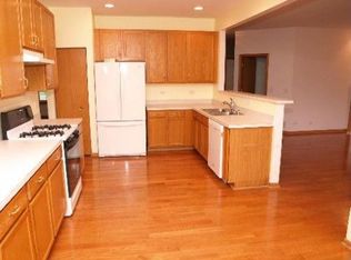 1N333 Papworth St, Carol Stream, IL 60188