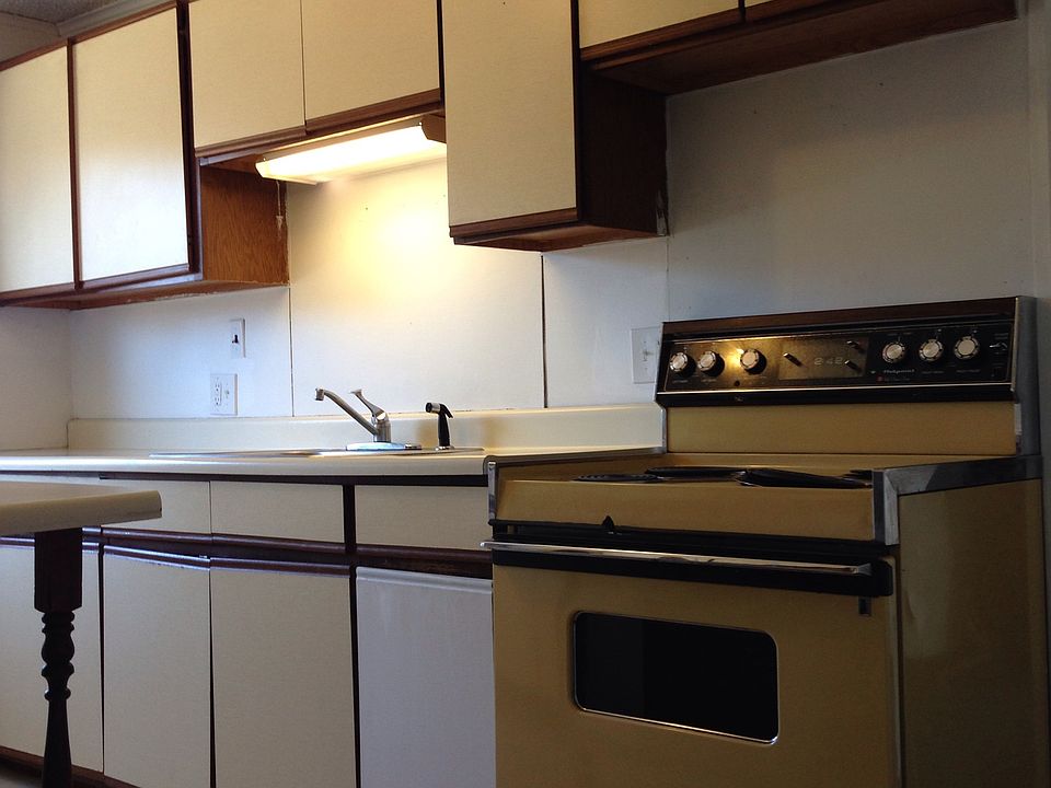 upstairs unit kitchen