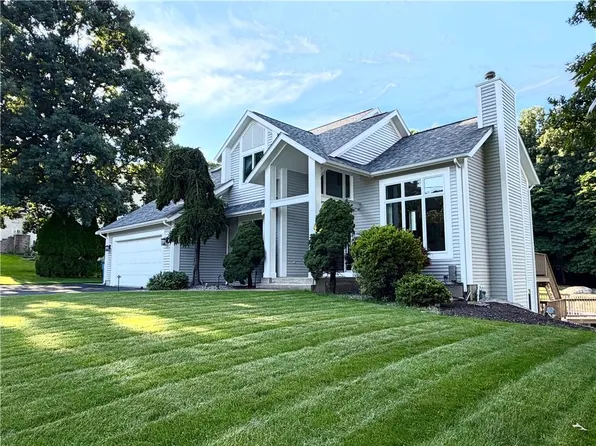 55 Mark Dr, Lincoln, RI 02865