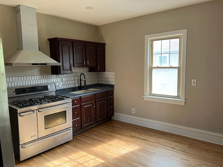 2821 S Ellen St — Photo 1
