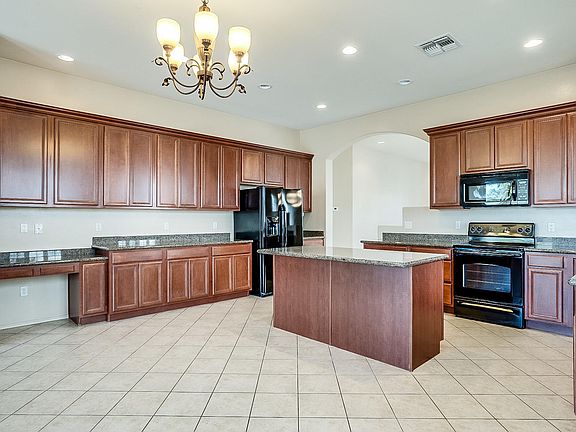 2nd image of 1183 W Doolan Dr