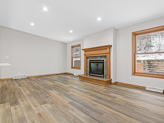 5th image of 721 Wentworth Ave