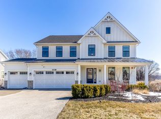 1038 Avery Ridge Cir, Lake Zurich, IL 60047