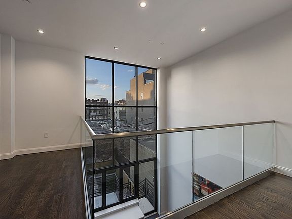 3rd image of 287 Kosciuszko St Unit Townhouse