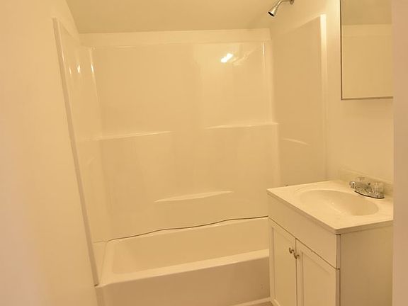 5th image of 941 Gillete St