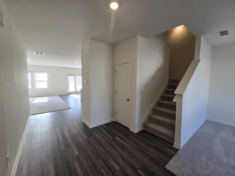 73 Rowlett Pl — Photo 3