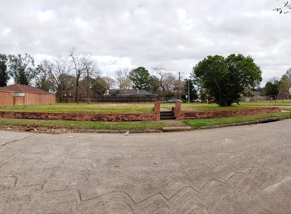 1st image of 8923 Beau Monde Dr