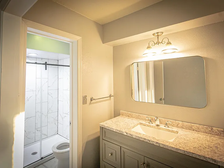 1707 E Lindsey St #4 — Photo 5