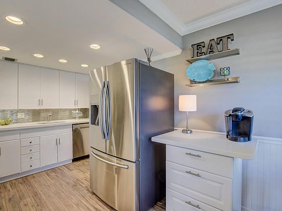 4th image of 1044 Ventnor #O