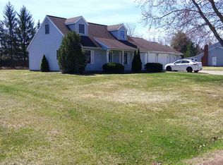 23 Cedarwood Dr, Ballston Lake, NY 12019