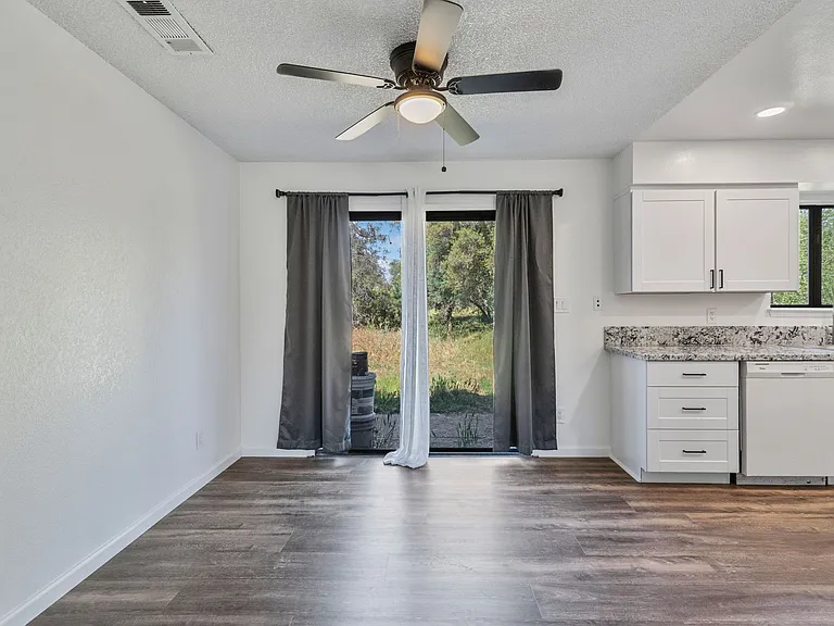31331 Auberry Rd — Photo 7