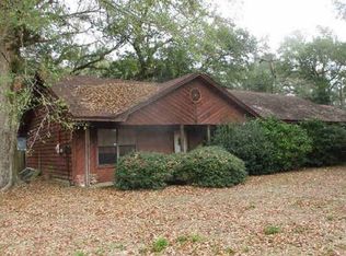 5244 Suwanee St, Milton, FL 32583