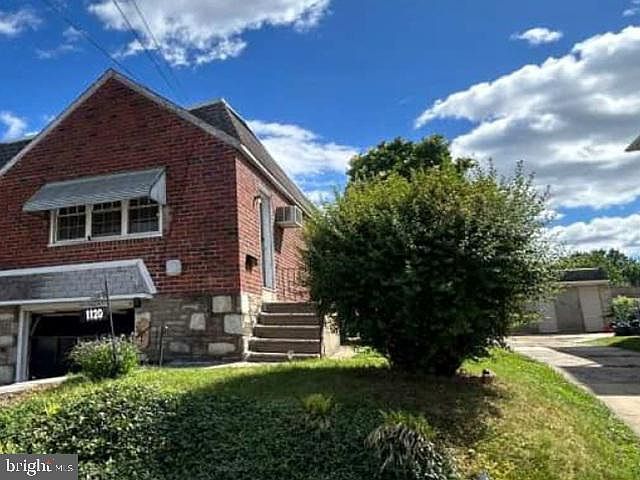 2nd image of 1120 Faunce St