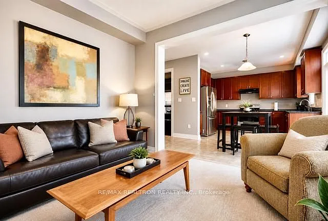 100 Sun King Cres — Photo 4