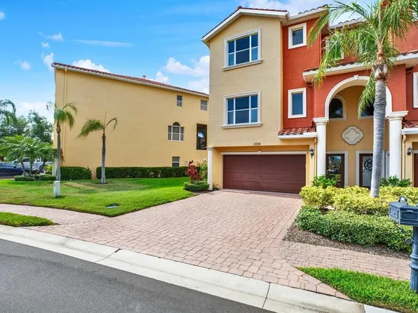 1226 3rd Street Cir E, Palmetto, FL 34221