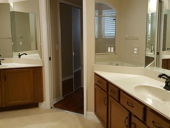 5th image of 17907 Camargo Ln