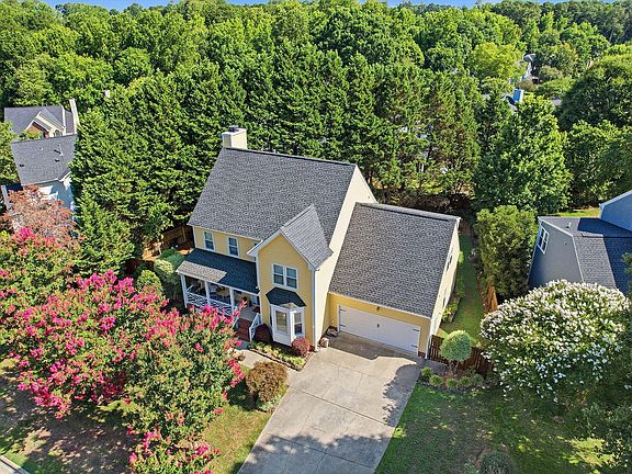 5th image of 2007 Castleburg Dr