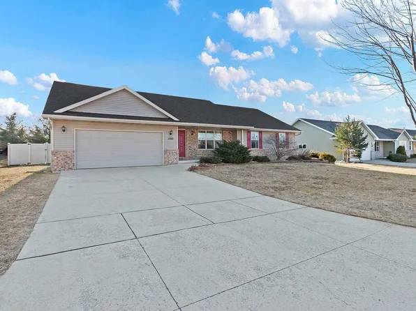 1355 Alpine Dr, Green Bay, WI 54311