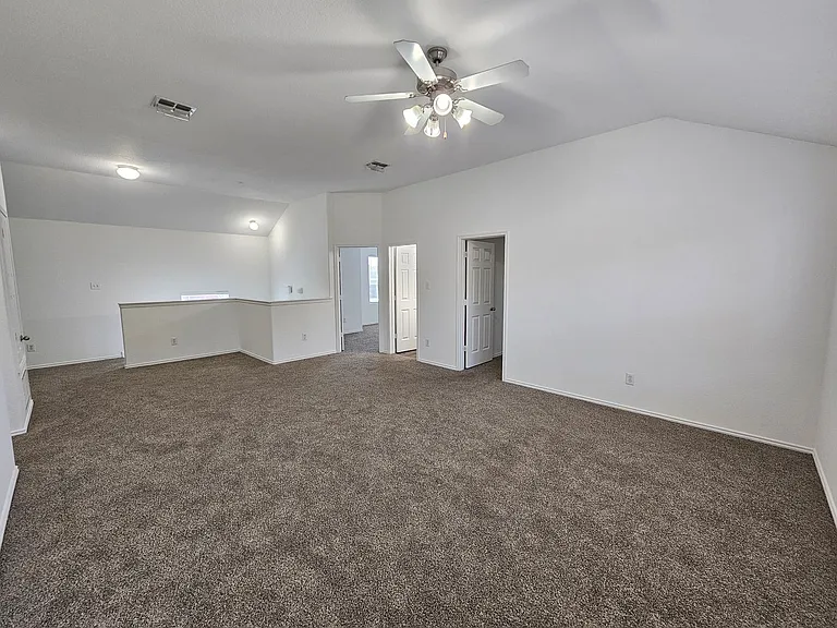 902 Fleming St — Photo 25