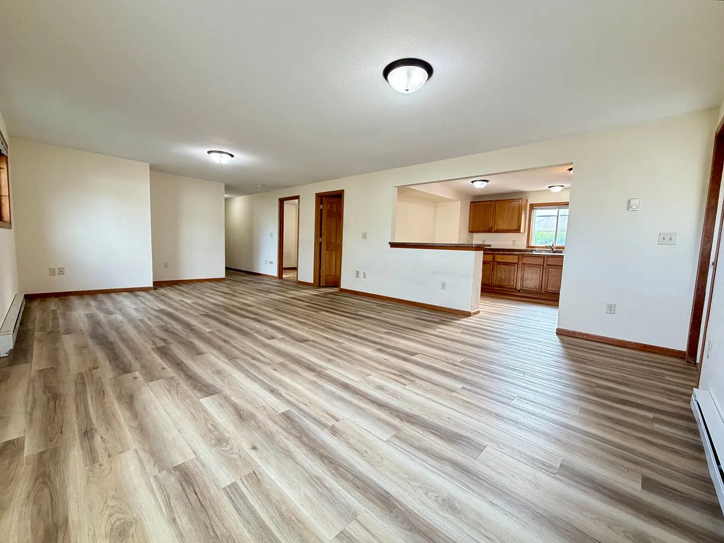2406 Hill Ave — Photo 3