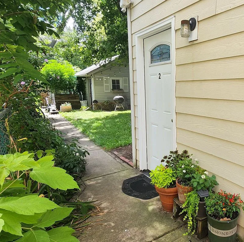 3 bed, 1600 sqft, $3,600 — Photo 1