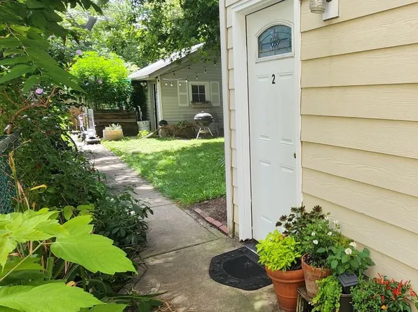 2018 Lake St APT 2, Evanston, IL 60201