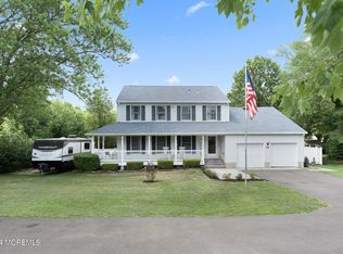 39 Symmes Dr, Manalapan, NJ 07726