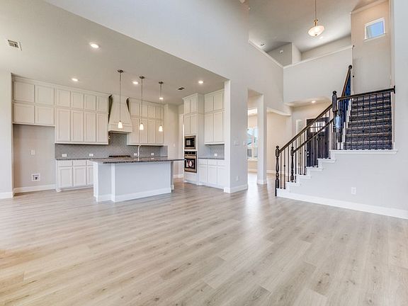 745 Lemmon Ln - The Texan