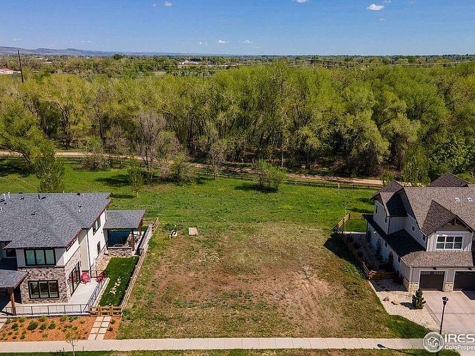 1st image of 744 Harts Gardens Ln
