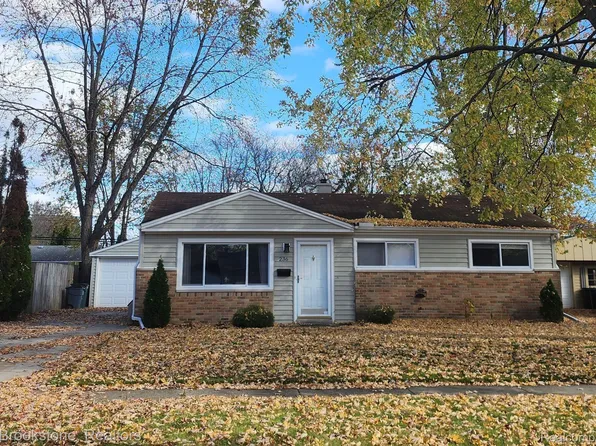 236 Kenyon Dr, Troy, MI 48083