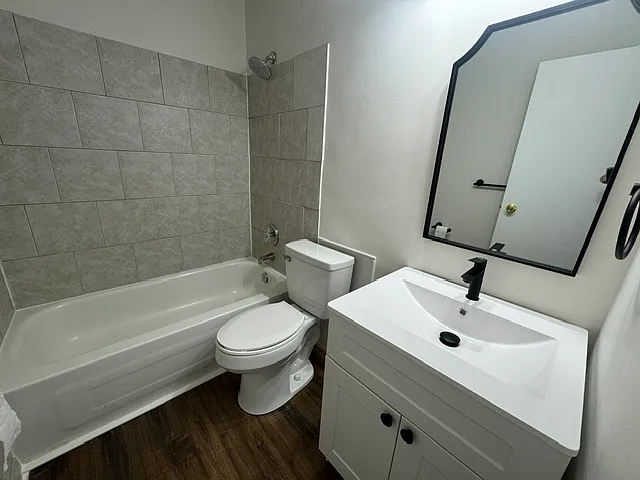 236 Louisa St #1B — Photo 7