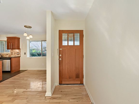 3rd image of 137 SE 73rd Ave