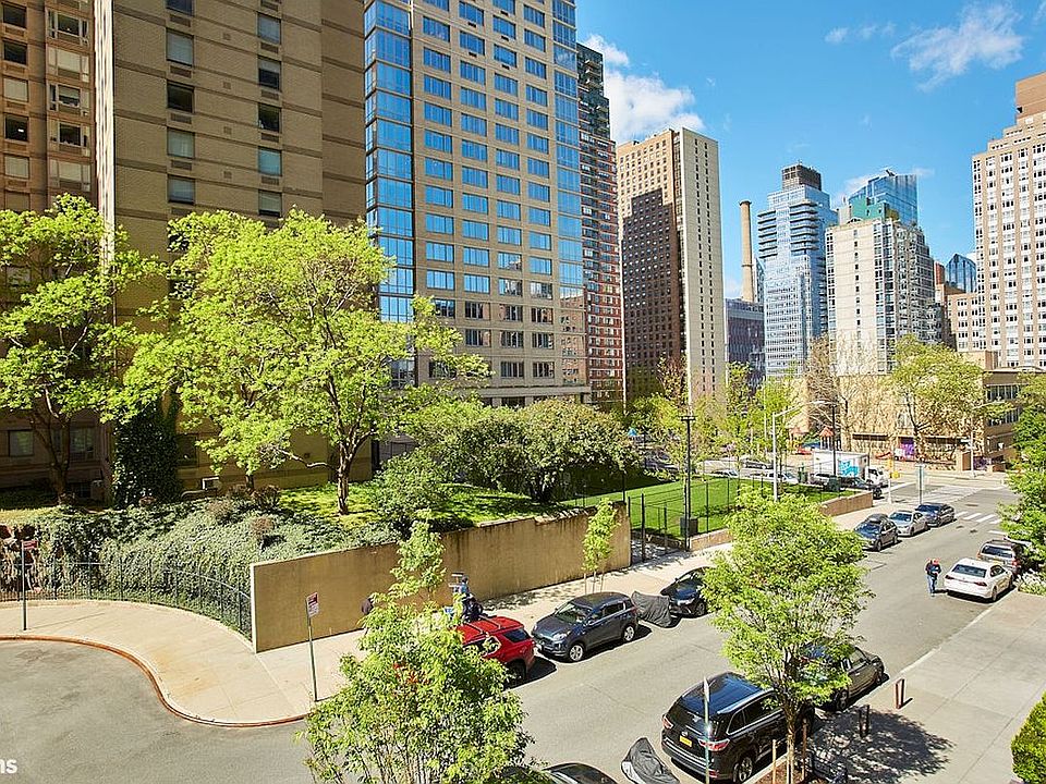 1st image of 161 W 61st St APT 3H