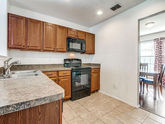 4th image of 2149 Burnside Dr