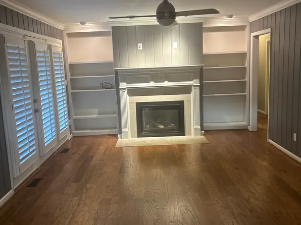 1732 Merryvale Rd, Vestavia Hills, AL 35216
