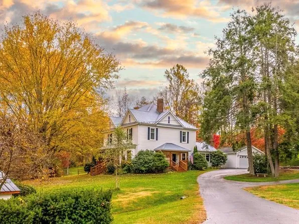 20564 McCann Rd, Damascus, VA 24236