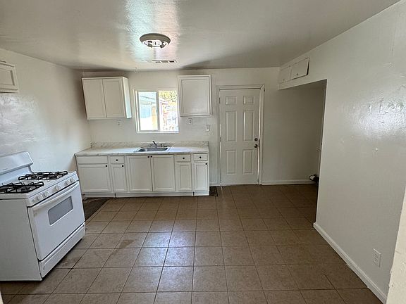 5th image of 1562 Swalls Ln
