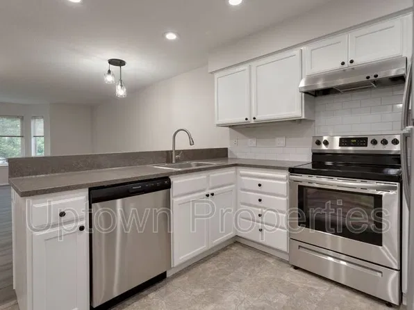 5290 SW 174th Ter, Beaverton, OR 97078