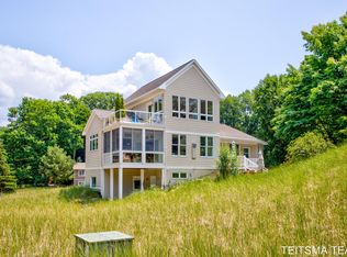 9435 Lakeview Ct, West Olive, MI 49460