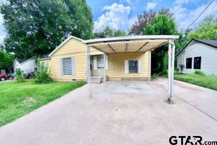 1st image of 422 Diane Dr
