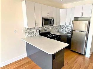 433 Maple St #3A, Brooklyn, NY 11225