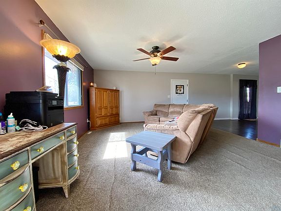 5th image of 1335 2nd St SE