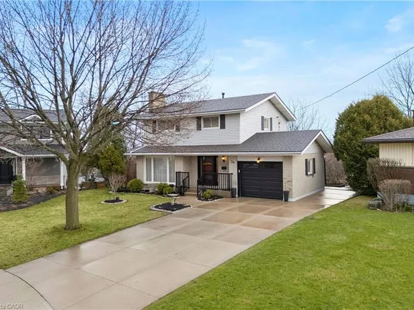 36 Buckingham Dr, Hamilton, ON L9C 2G5