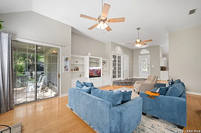 109 Trailcrest St — Photo 13