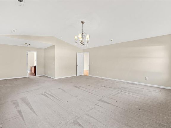 5th image of 4892 Montevista Dr