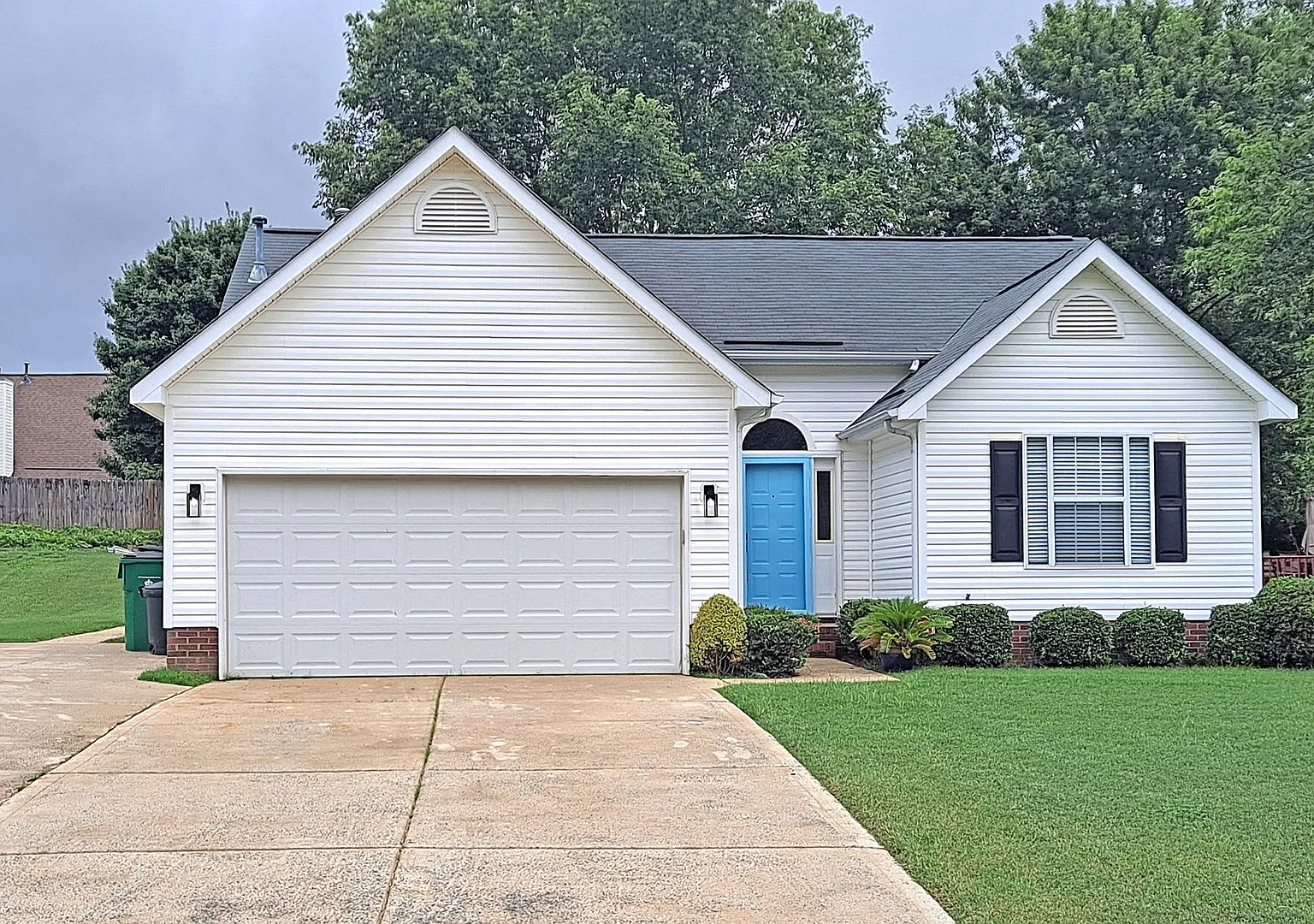 Beautiful 3BR/2BA Ranch Now Available in Booming Steel Creek Area! — Photo 1