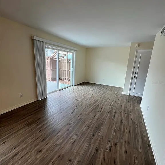 524 Georgetown Dr #B — Photo 12