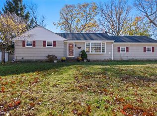 16 Carlson Rd, Ronkonkoma, NY 11779