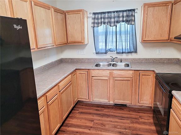 3rd image of 1204 Clement Ave