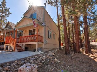 700 Cedar Ln, Sugarloaf, CA 92386